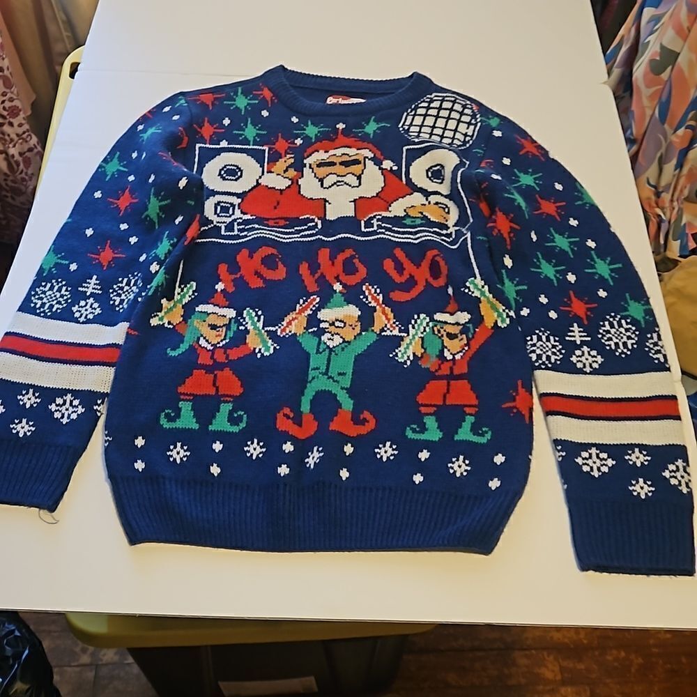 PARTY SWEATER DEC. 25  SIZE S UNSEX
